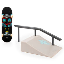 Load image into Gallery viewer, Tech Deck Street Hits Fingerboard &amp; Obstacle